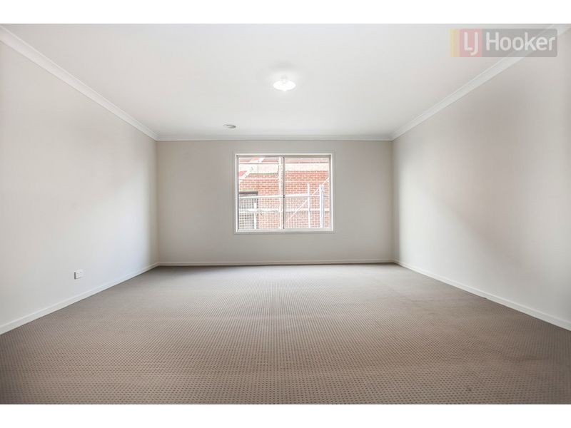 12 Fame Way, Craigieburn VIC 3064