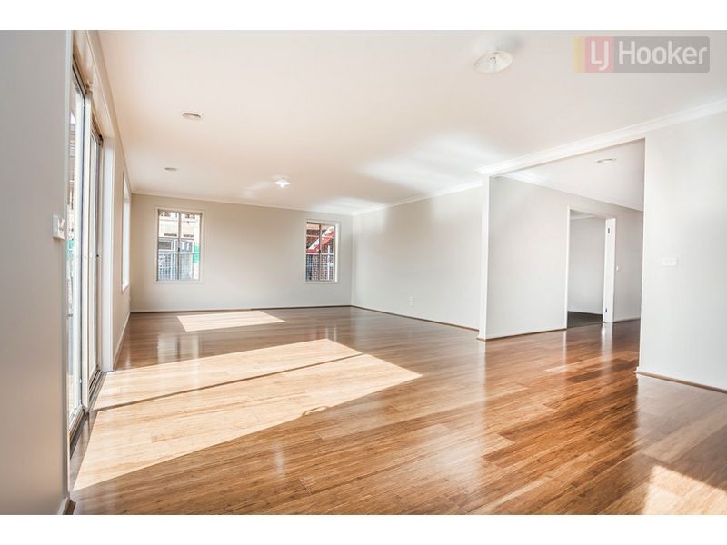 12 Fame Way, Craigieburn VIC 3064