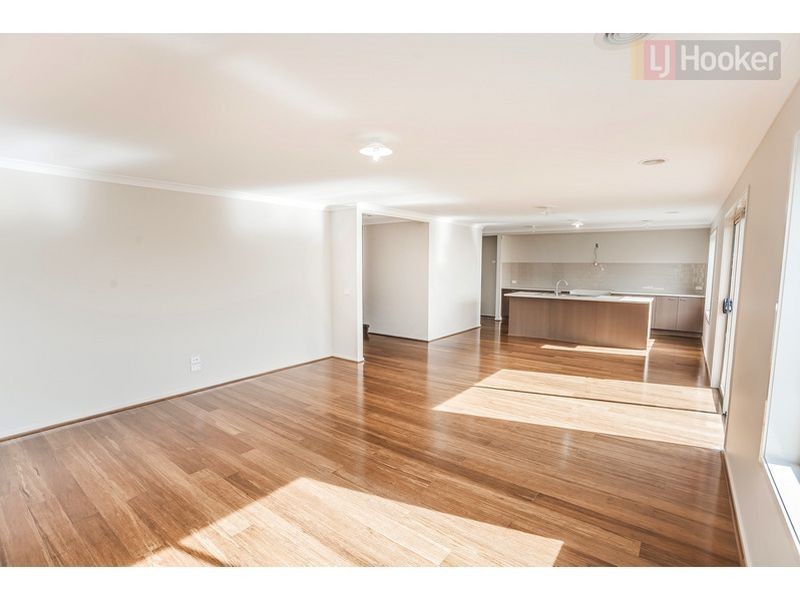 12 Fame Way, Craigieburn VIC 3064