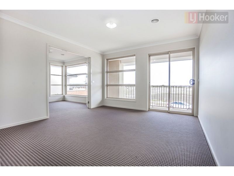 12 Fame Way, Craigieburn VIC 3064