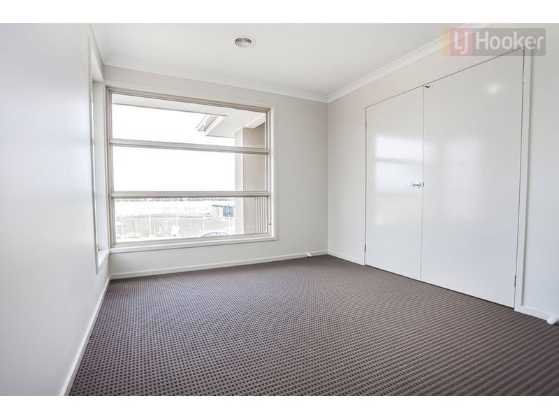 12 Fame Way, Craigieburn VIC 3064