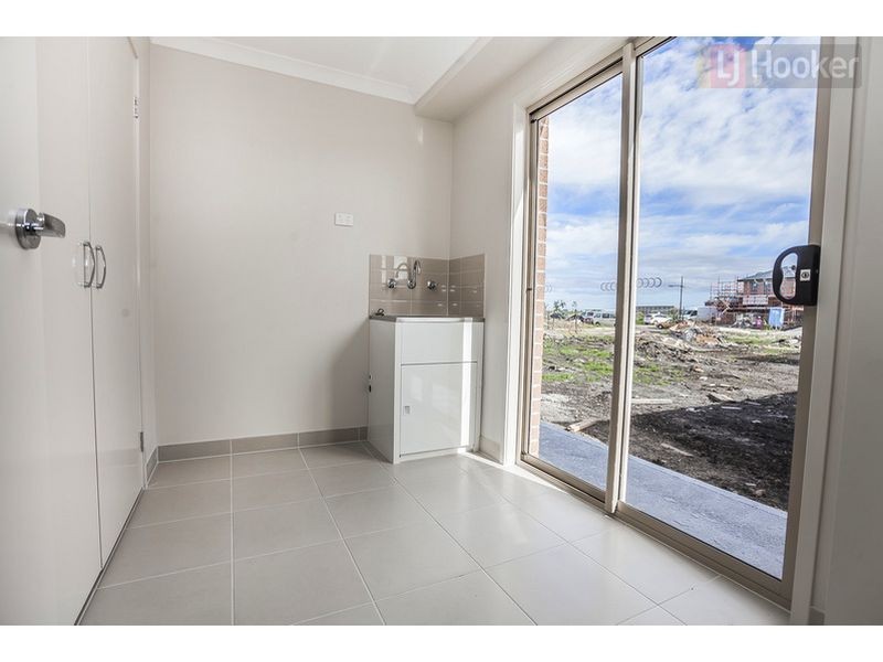 12 Fame Way, Craigieburn VIC 3064