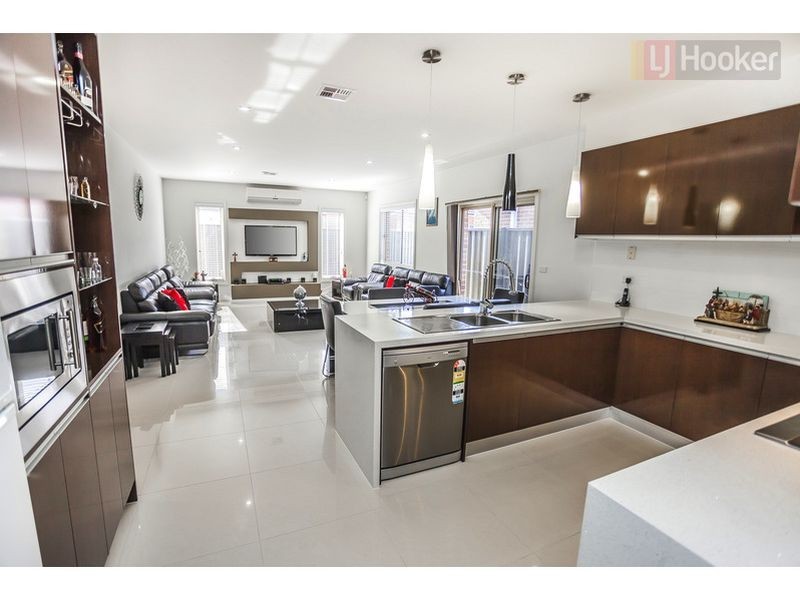 34 Villandry Street, Roxburgh Park VIC 3064