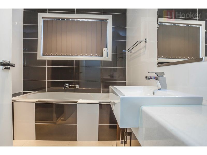 34 Villandry Street, Roxburgh Park VIC 3064