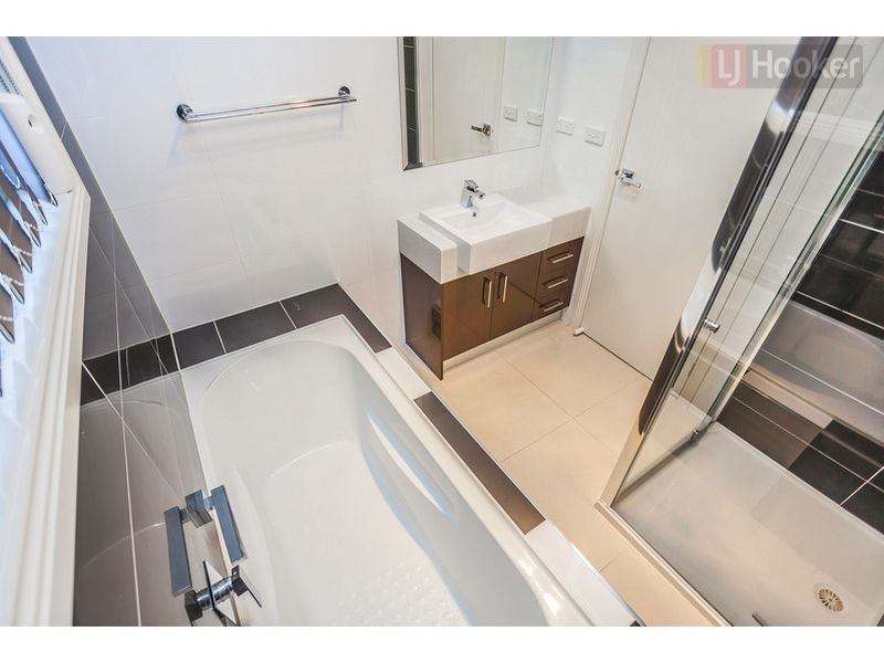 34 Villandry Street, Roxburgh Park VIC 3064