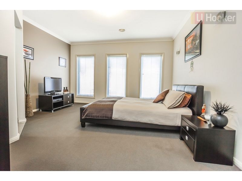 6 Blairgowrie Drive, Craigieburn VIC 3064