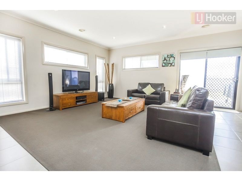 6 Blairgowrie Drive, Craigieburn VIC 3064
