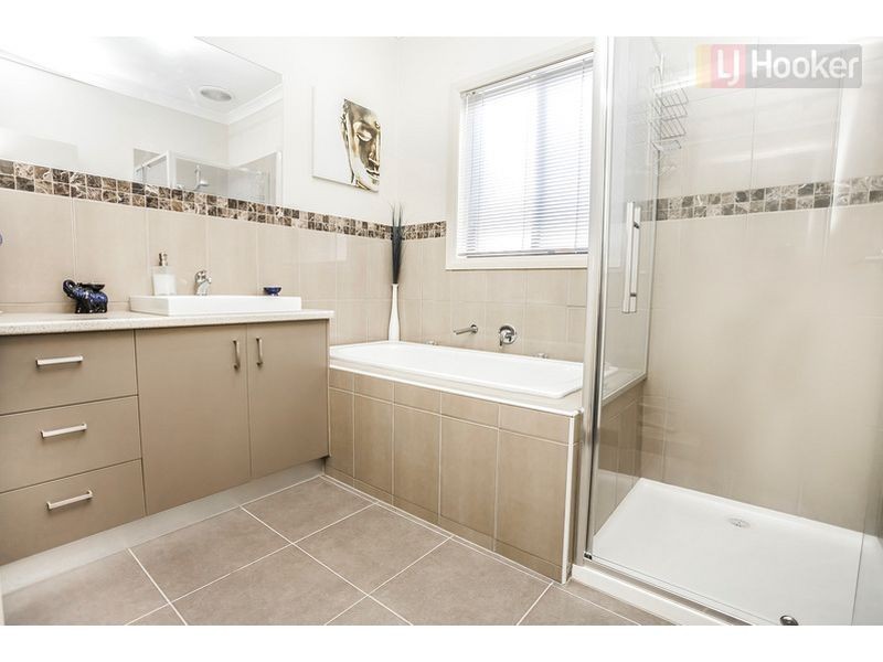 6 Blairgowrie Drive, Craigieburn VIC 3064