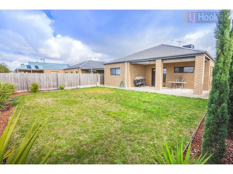 6 Blairgowrie Drive, Craigieburn VIC 3064