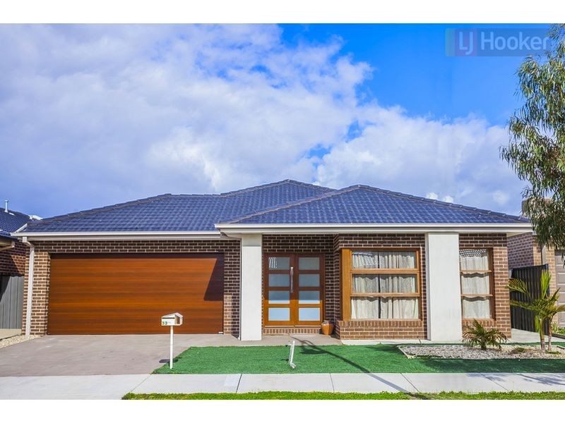 33 Biltmore Crescent, Roxburgh Park VIC 3064