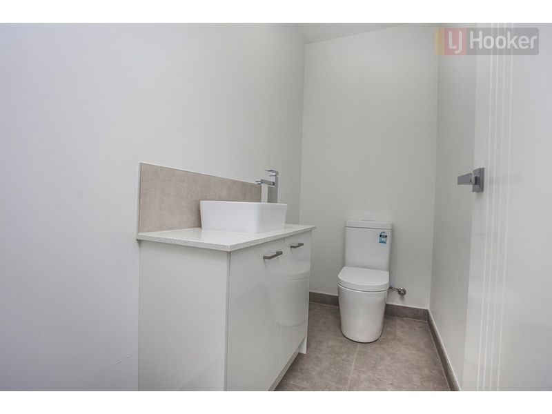 2 Saint Road, Craigieburn VIC 3064