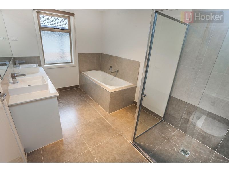 2 Saint Road, Craigieburn VIC 3064