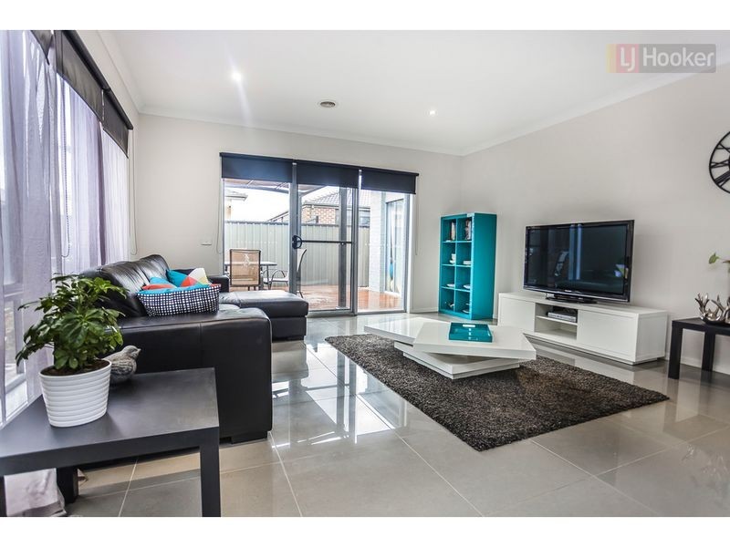 18 Black Wattle Road, Craigieburn VIC 3064