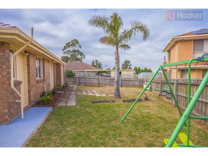 11 Wattle Close, Meadow Heights VIC 3048
