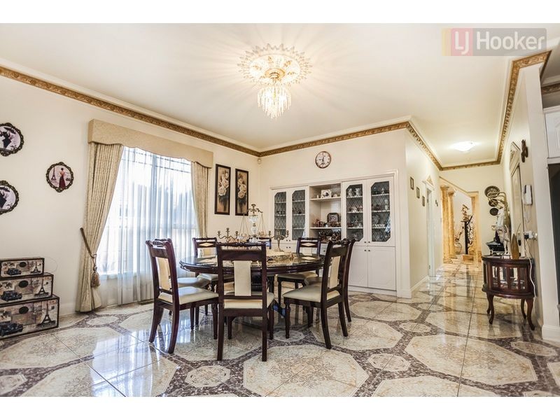 24 Hunter Avenue, Roxburgh Park VIC 3064