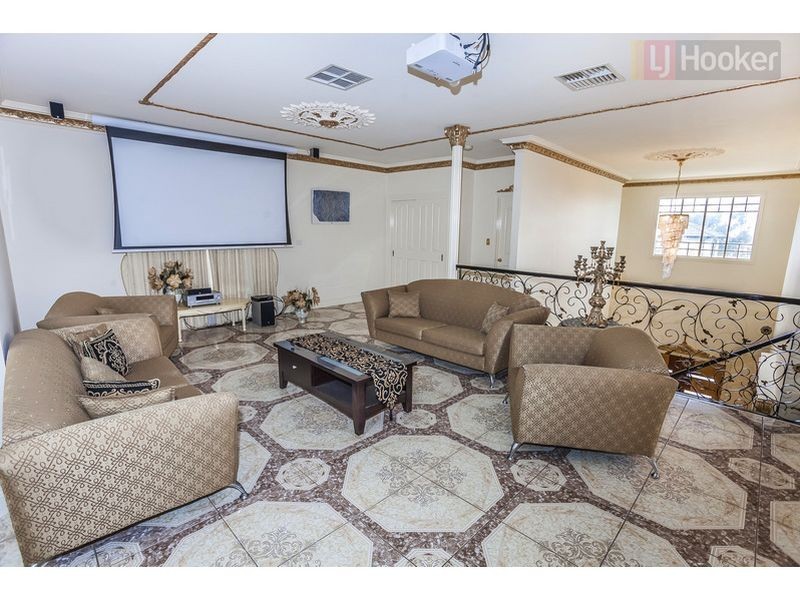 24 Hunter Avenue, Roxburgh Park VIC 3064