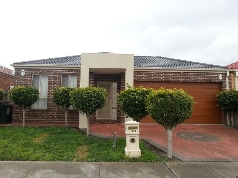 124 Hayfield Road, Roxburgh Park VIC 3064