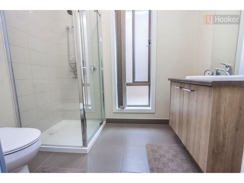 36 Baronial Way, Craigieburn VIC 3064