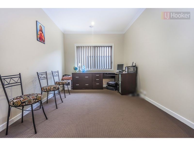 36 Baronial Way, Craigieburn VIC 3064