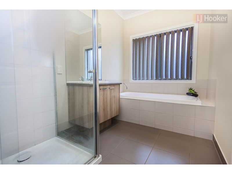 36 Baronial Way, Craigieburn VIC 3064