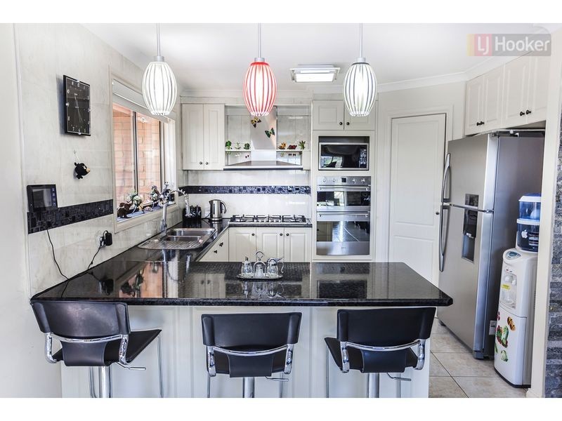 37 Wheatley Avenue, Roxburgh Park VIC 3064