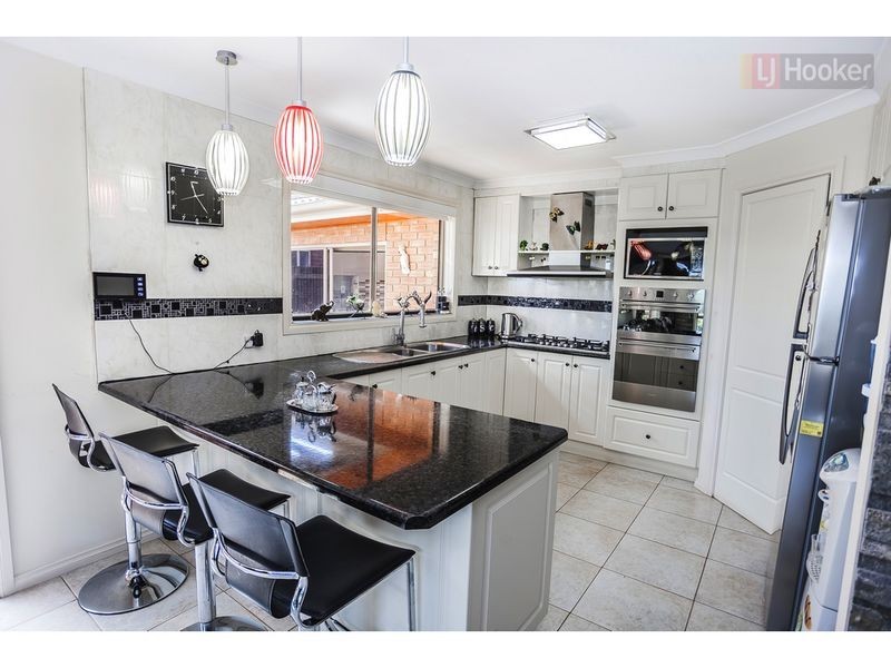 37 Wheatley Avenue, Roxburgh Park VIC 3064