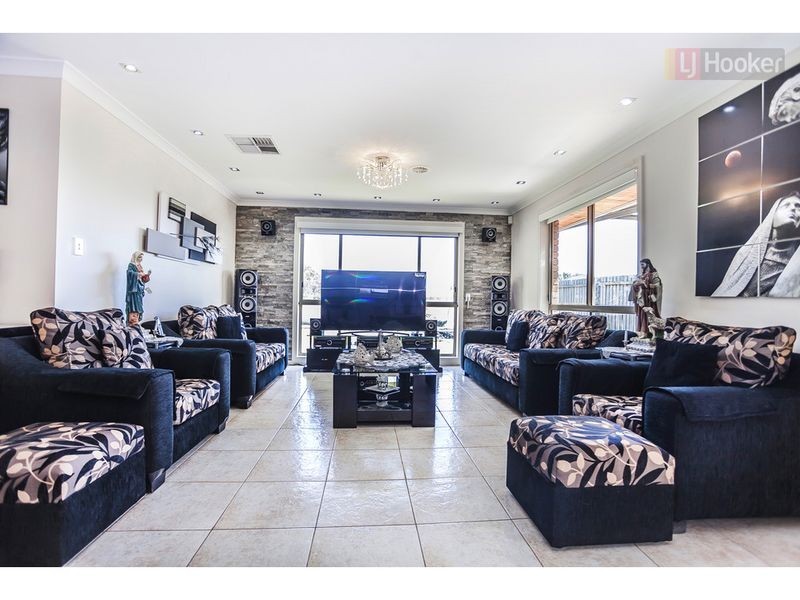 37 Wheatley Avenue, Roxburgh Park VIC 3064