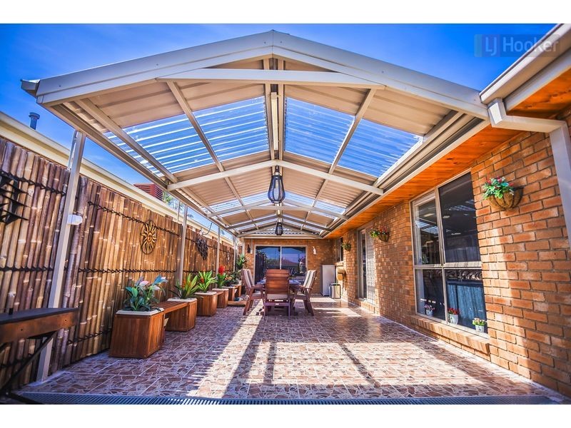 37 Wheatley Avenue, Roxburgh Park VIC 3064