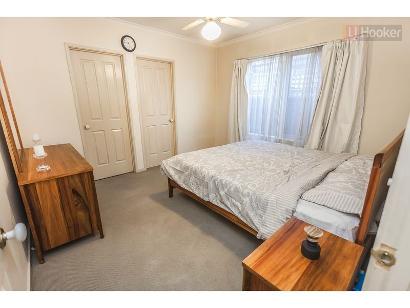 106 Rossiter Avenue, Roxburgh Park VIC 3064