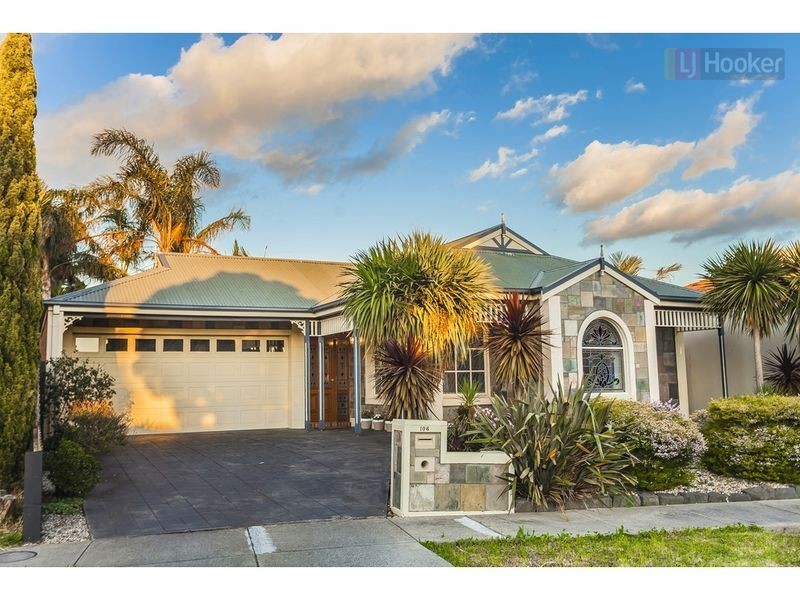 106 Rossiter Avenue, Roxburgh Park VIC 3064