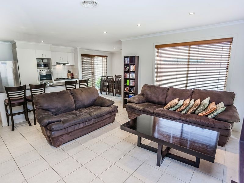 37 Creighton Way, Craigieburn VIC 3064