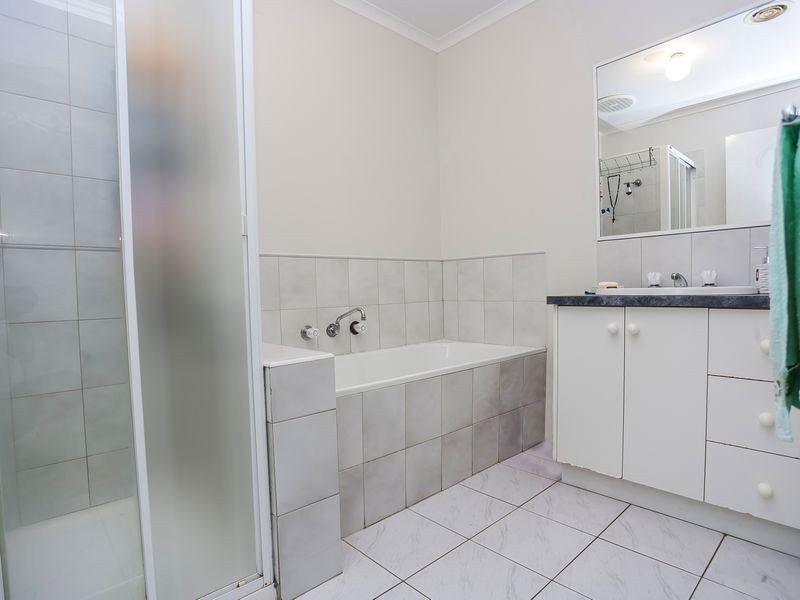 9 Addison Way, Roxburgh Park VIC 3064