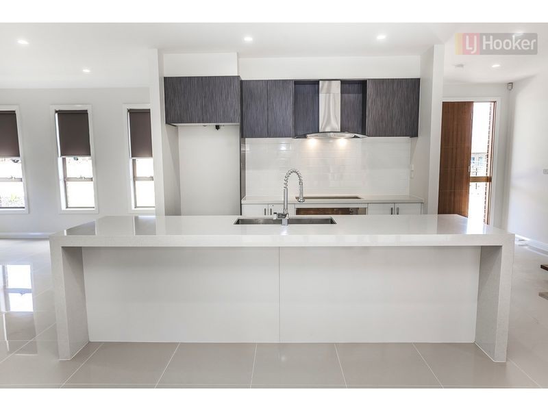 17 Euphoria Street, Craigieburn VIC 3064