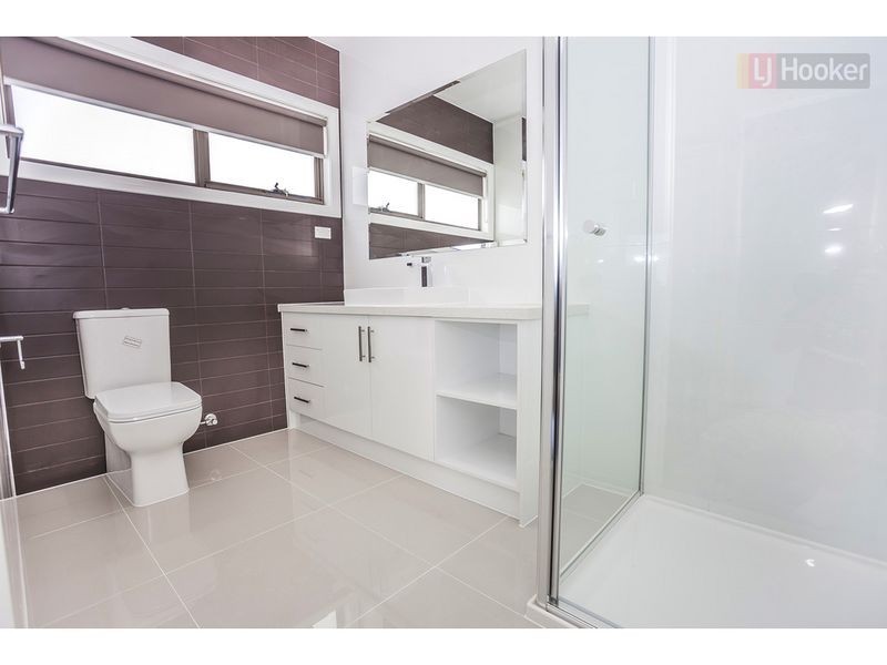 17 Euphoria Street, Craigieburn VIC 3064