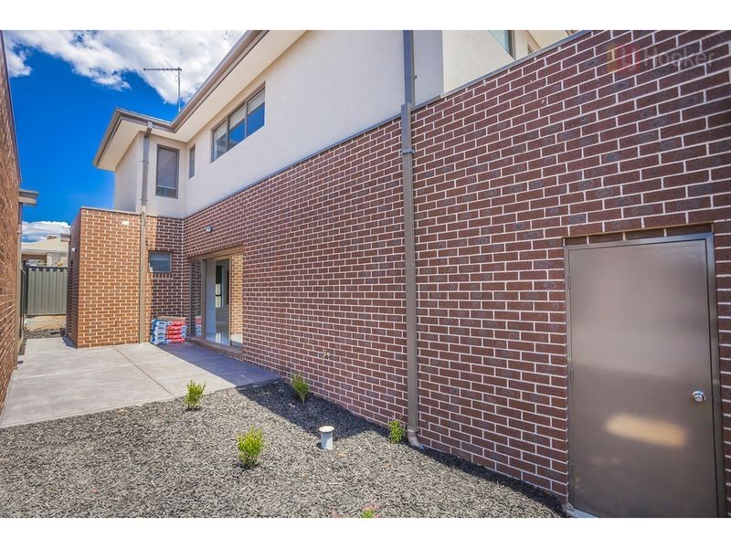 17 Euphoria Street, Craigieburn VIC 3064