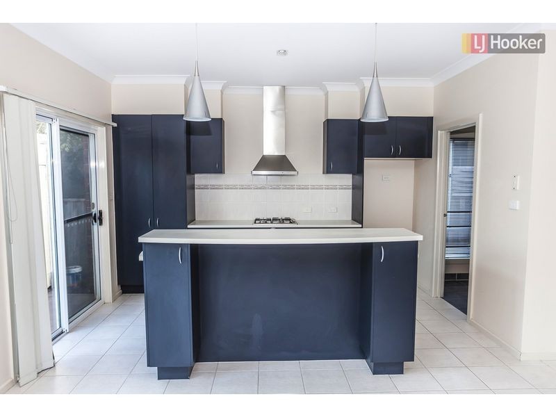 4 Peasholm Corner, Craigieburn VIC 3064