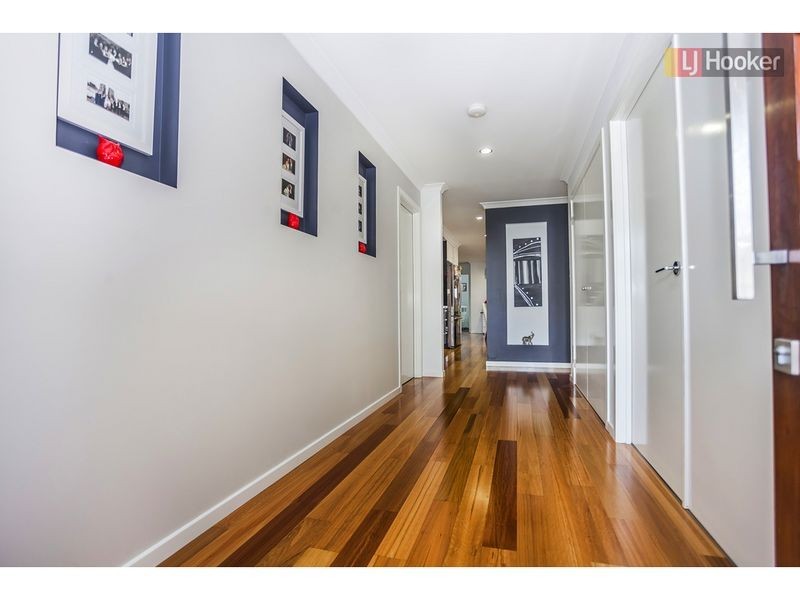 17 Allerton Way, Roxburgh Park VIC 3064