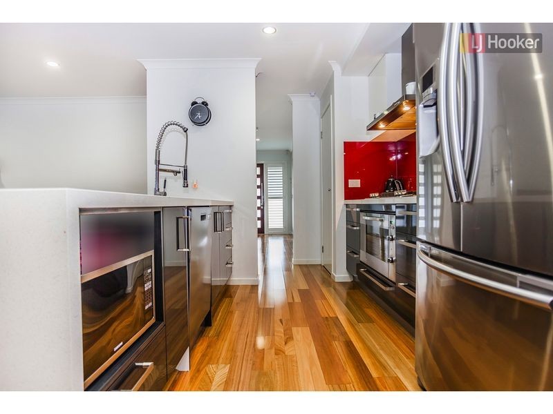 17 Allerton Way, Roxburgh Park VIC 3064