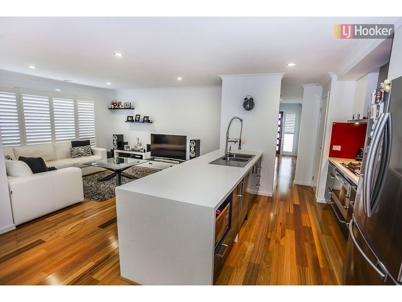 17 Allerton Way, Roxburgh Park VIC 3064