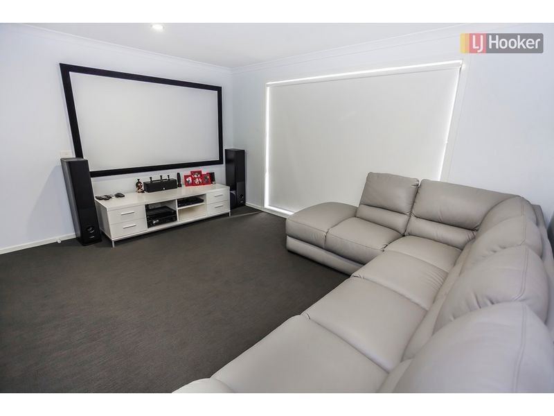 17 Allerton Way, Roxburgh Park VIC 3064