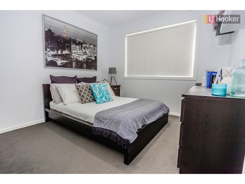 17 Allerton Way, Roxburgh Park VIC 3064