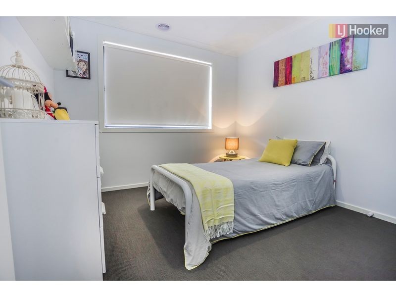 17 Allerton Way, Roxburgh Park VIC 3064