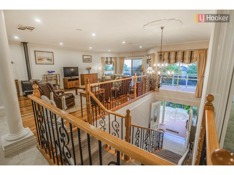 18 Excelsior Heights, Craigieburn VIC 3064