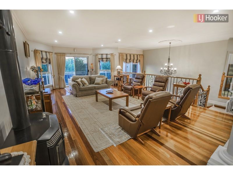 18 Excelsior Heights, Craigieburn VIC 3064