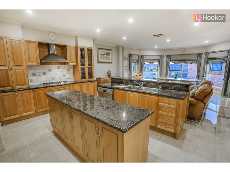 18 Excelsior Heights, Craigieburn VIC 3064