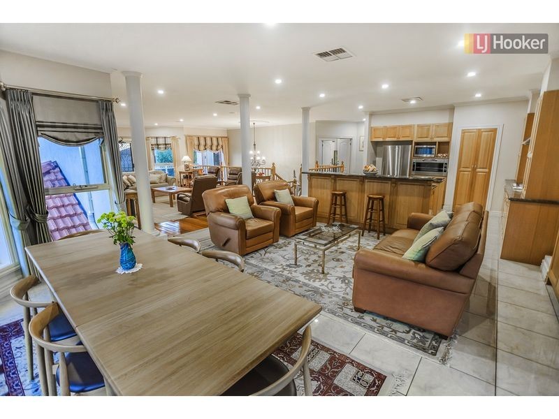 18 Excelsior Heights, Craigieburn VIC 3064