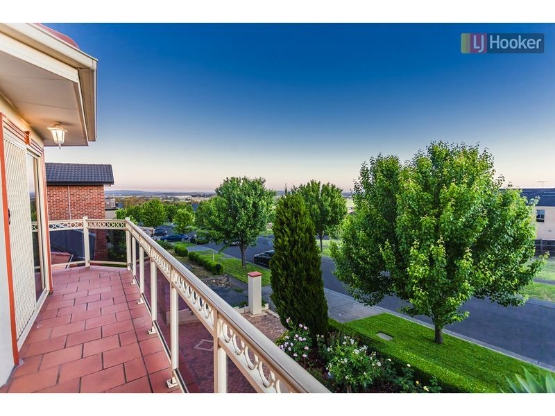 18 Excelsior Heights, Craigieburn VIC 3064