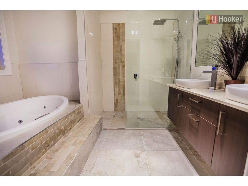 3 Hedges Street, Craigieburn VIC 3064