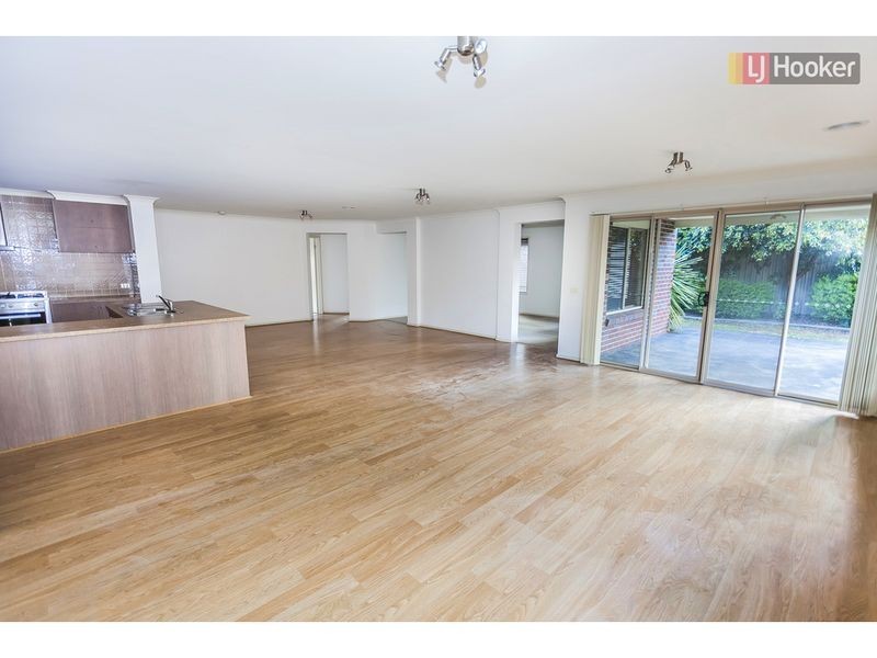 31 Hamilton Hume Parade, Craigieburn VIC 3064