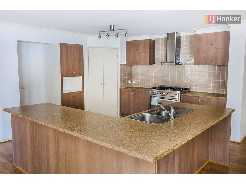 31 Hamilton Hume Parade, Craigieburn VIC 3064